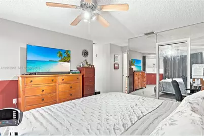 18209 NW 61st Ct, Hialeah, FL 33015 - Photo 23
