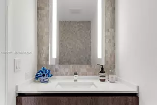 68 SE 6th St, Miami, FL 33131 - Photo 13