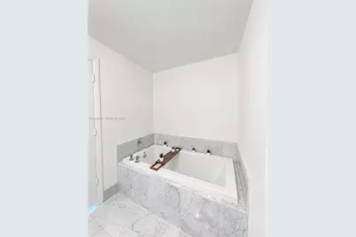 253 NE 2nd St #3008, Miami, FL 33132 - Photo 27
