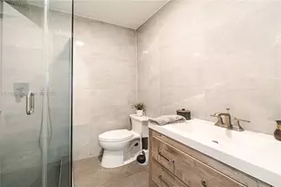 1301 Funston St, Hollywood, FL 33019 - Photo 21