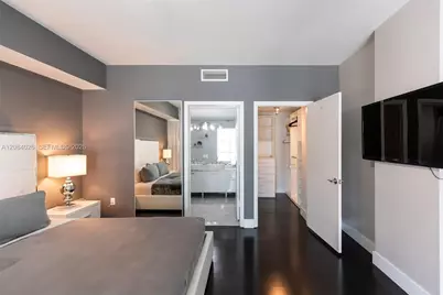 253 NE 2nd St #416, Miami, FL 33132 - Photo 3