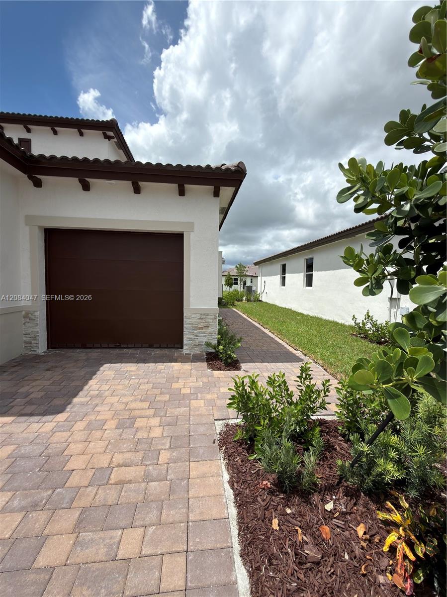 2996 SE 25th Ter #annex - 2996 SE 25th Ter #annex, Homestead, FL 33035 Luxury Property | Jose Angel Pina