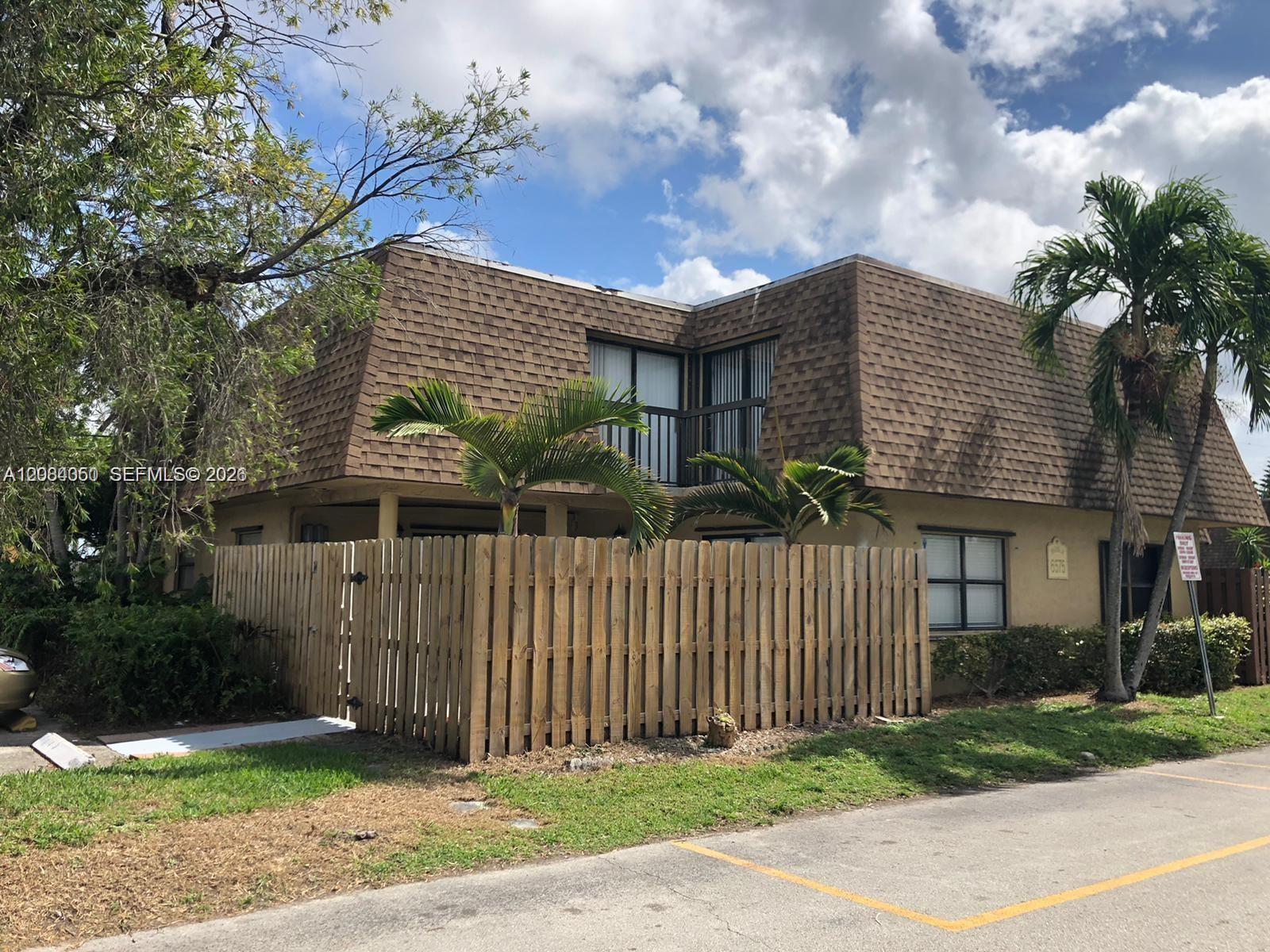 6575 W 24th Ct #3-14 - 6575 W 24th Ct #3-14, Hialeah, FL 33016 Luxury Property | Jose Angel Pina