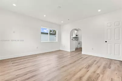4795 E 8th Ct, Hialeah, FL 33013 - Photo 7