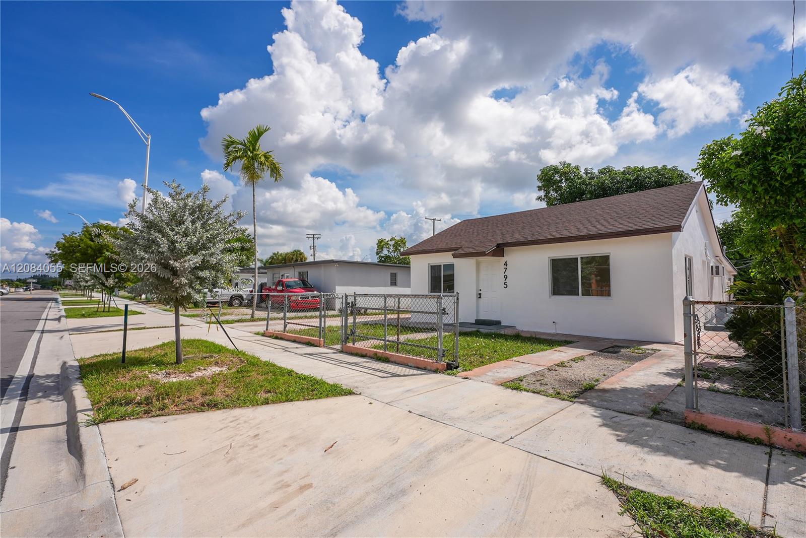 4795 E 8th Ct - 4795 E 8th Ct, Hialeah, FL 33013 Luxury Property | Jose Angel Pina