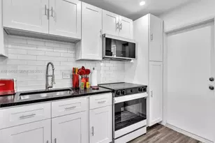 2661 S Course Dr, Pompano Beach, FL 33069 - Photo 7