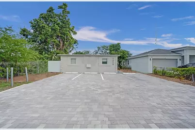 1210 NW 2nd St #3, Fort Lauderdale, FL 33311 - Photo 13