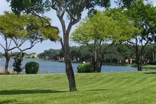 2841 N Oakland Forest Dr, Oakland Park, FL 33309 - Photo 31