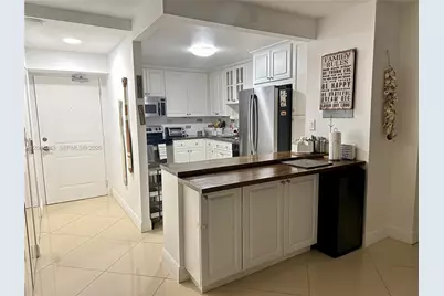 100 Bayview Dr #1405, Sunny Isles Beach, FL 33160 - Photo 13