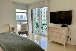 100 Bayview Dr, Sunny Isles Beach, FL 33160 - Photo 25