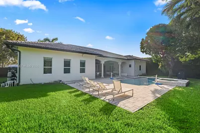8095 SW 187th St, Cutler Bay, FL 33157 - Photo 7