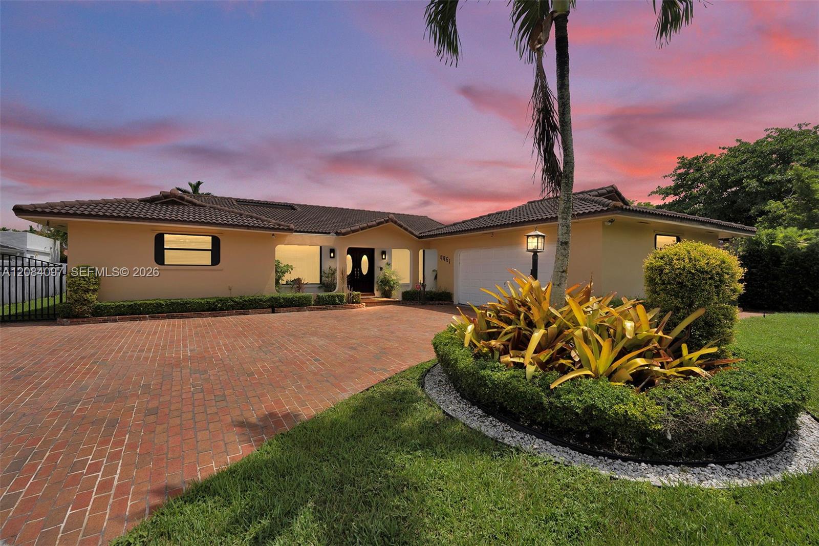 9951 SW 30th St - 9951 SW 30th St, Miami, FL 33165 Luxury Property | Jose Angel Pina