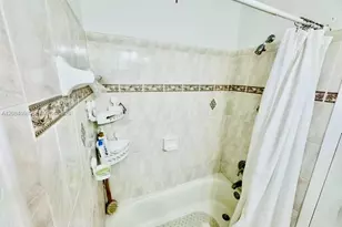 332 Briarwood Cir, Hollywood, FL 33024 - Photo 15