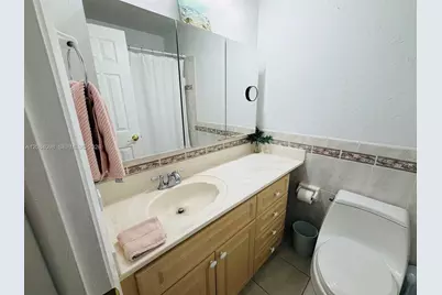 332 Briarwood Cir #2-19, Hollywood, FL 33024 - Photo 17
