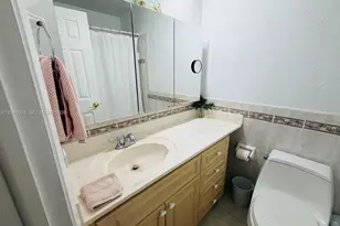 332 Briarwood Cir, Hollywood, FL 33024 - Photo 17