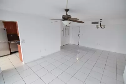 7300 Wayne Ave #419, Miami Beach, FL 33141 - Photo 3