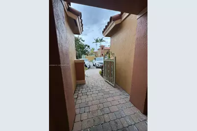 1037 SW 143rd Ave #1305, Pembroke Pines, FL 33027 - Photo 9