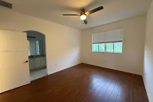 1037 SW 143rd Ave, Pembroke Pines, FL 33027 - Photo 5