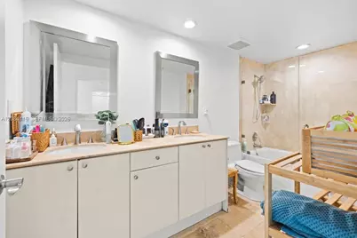 [Address not provided], Hallandale Beach, FL 33009 - Photo 9