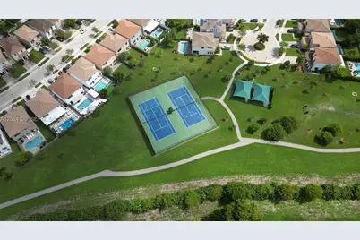 878 NE 191st St, Miami, FL 33179 - Photo 21