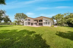 11406 Canyon Maple Blvd, Davie, FL 33330 - Photo 3