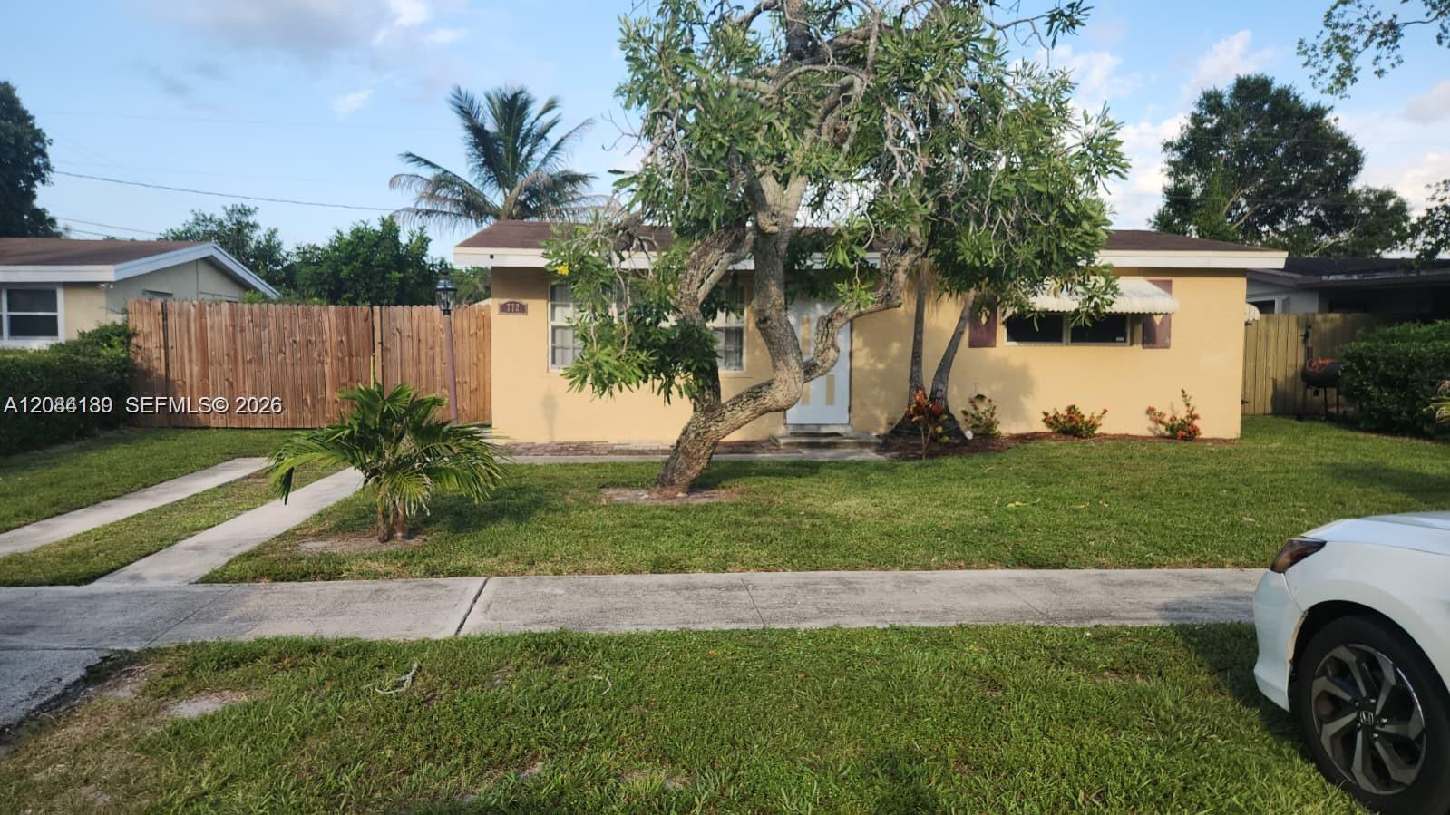 772 Gardenia Dr - 772 Gardenia Dr, Royal Palm Beach, FL 33411 Luxury Property | Jose Angel Pina