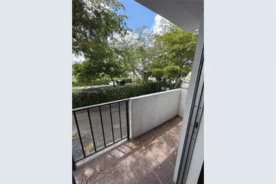 8950 NE 8th Ave #203, Miami, FL 33138 - Photo 5