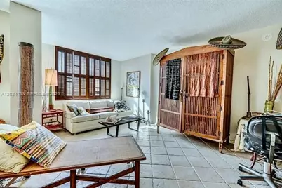 6039 Collins Ave #833, Miami Beach, FL 33140 - Photo 9