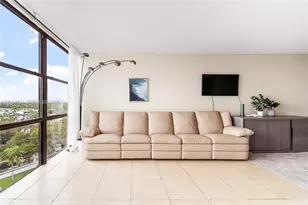 800 Parkview Dr, Hallandale Beach, FL 33009 - Photo 13