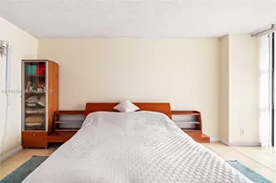 800 Parkview Dr, Hallandale Beach, FL 33009 - Photo 25
