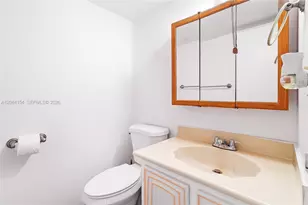 800 Parkview Dr, Hallandale Beach, FL 33009 - Photo 15
