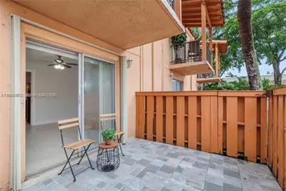 7241 Miami Lakes Dr #D19, Miami Lakes, FL 33014 - Photo 17