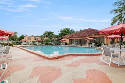 7241 Miami Lakes Dr #D19, Miami Lakes, FL 33014 - Photo 19