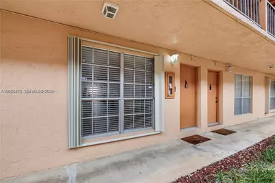 7241 Miami Lakes Dr #D19, Miami Lakes, FL 33014 - Photo 15