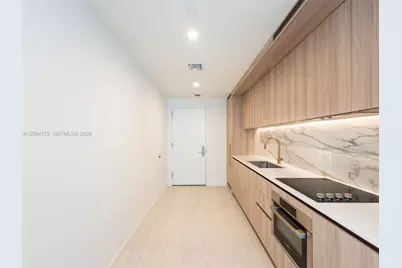77 SE 5th St #1714, Miami, FL 33131 - Photo 3