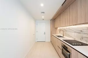 77 SE 5th St, Miami, FL 33131 - Photo 3