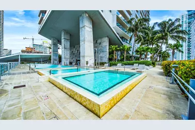 68 SE 6th St #1605, Miami, FL 33131 - Photo 27