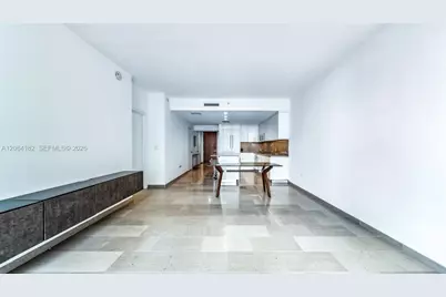 68 SE 6th St #1605, Miami, FL 33131 - Photo 5