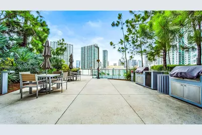 68 SE 6th St #1605, Miami, FL 33131 - Photo 29