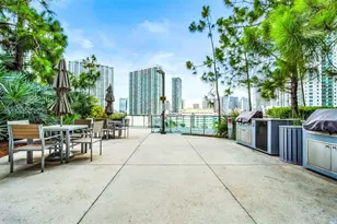 68 SE 6th St, Miami, FL 33131 - Photo 29