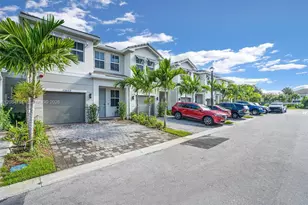 17033 SW 1st St, Pembroke Pines, FL 33027 - Photo 3