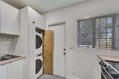 7520 NE 3rd Ave #A, Miami, FL 33138 - Photo 23