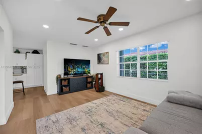 2211 SW 98th Pl, Miami, FL 33165 - Photo 61