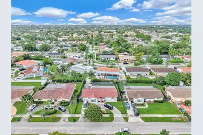 2211 SW 98th Pl, Miami, FL 33165 - Photo 13