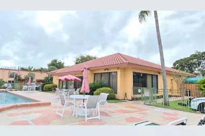 7100 Fairway Dr #K9, Miami Lakes, FL 33014 - Photo 11