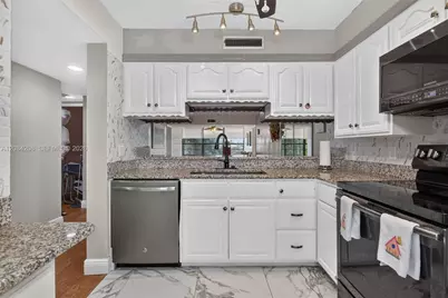 1502 Whitehall Dr #305, Davie, FL 33324 - Photo 7
