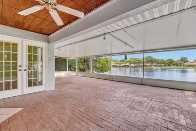 685 SE 25th Ln, Homestead, FL 33033 - Photo 3