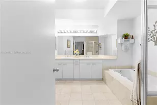 21055 Yacht Club Dr, Aventura, FL 33180 - Photo 17