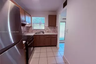 8600 Sunrise Lakes Blvd, Sunrise, FL 33322 - Photo 5