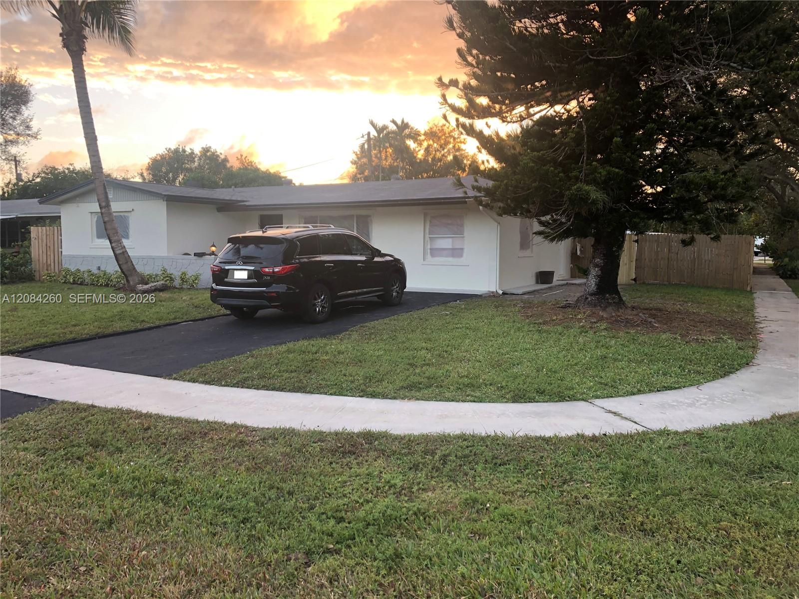 5001 SW 94th Way - 5001 SW 94th Way, Cooper City, FL 33328 Luxury Property | Jose Angel Pina
